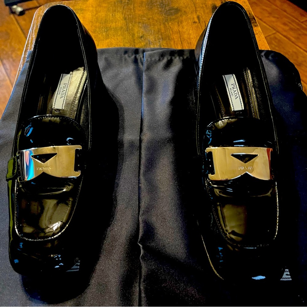 PRADA 45mm  Patent Leather Loafer W